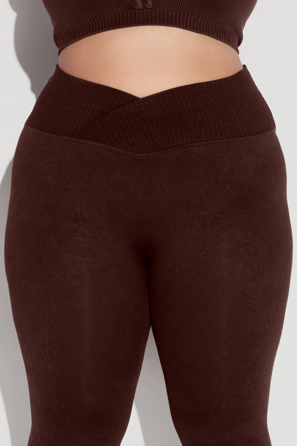Crisscross Hourglass® Seamless Legging - French Roast - Image 6